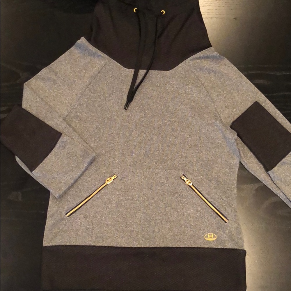 Under Armour Sweatshirt